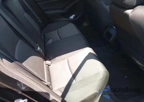 2021 Honda Accord Lx z USA, uszkodzony, nr VIN 1HGCV1F19MA059974